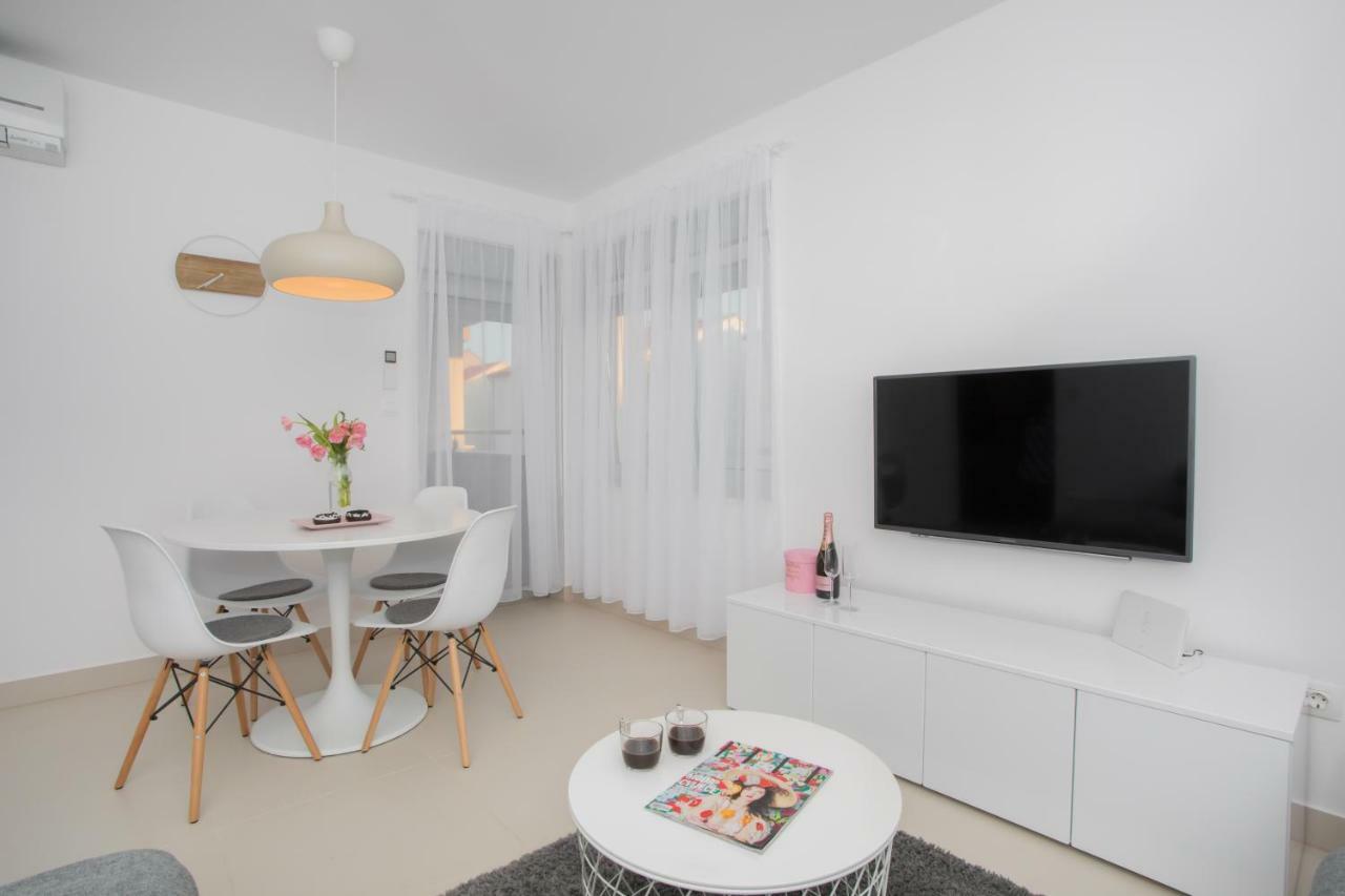Apartment Luni Primosten Exterior photo